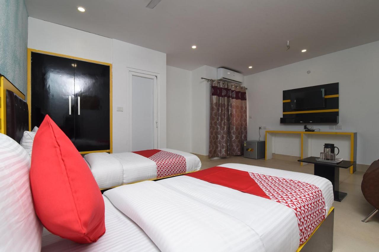 Capital O 13310 Noida Suites Eksteriør bilde