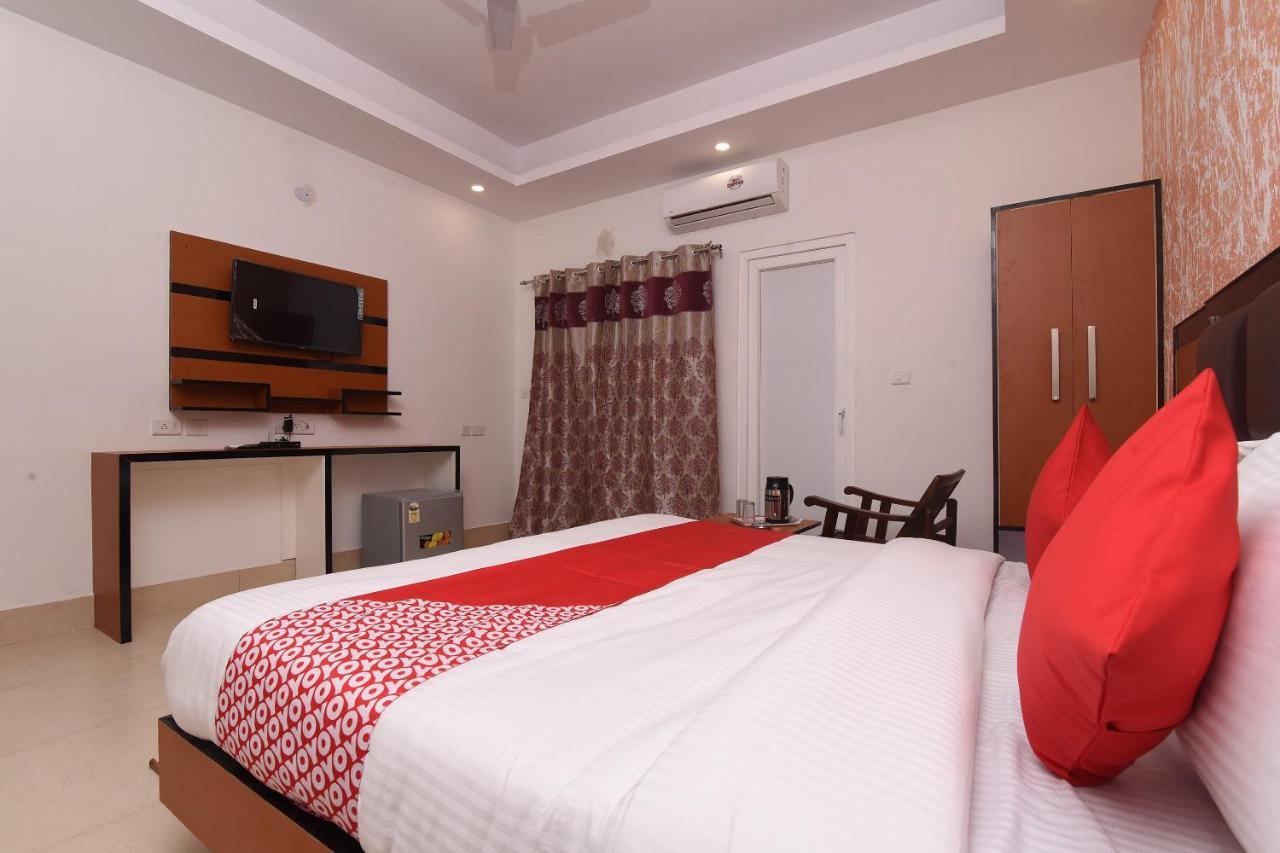 Capital O 13310 Noida Suites Eksteriør bilde
