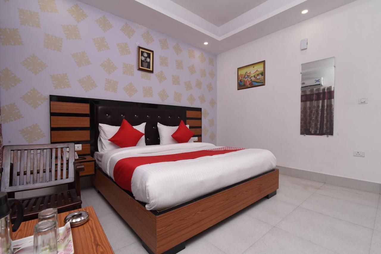 Capital O 13310 Noida Suites Eksteriør bilde