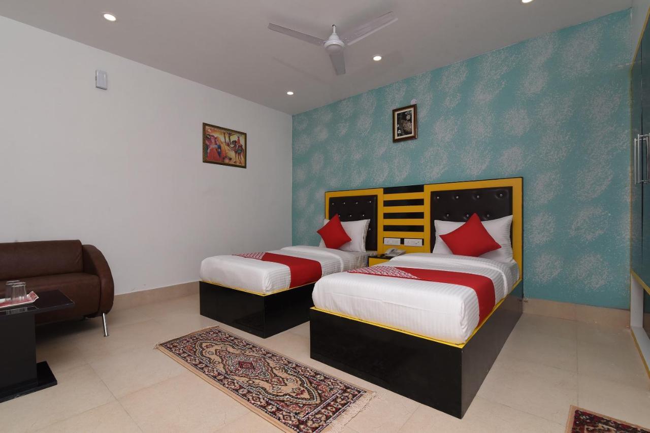 Capital O 13310 Noida Suites Eksteriør bilde