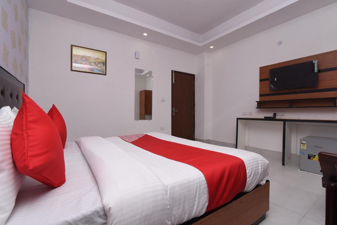Capital O 13310 Noida Suites Eksteriør bilde