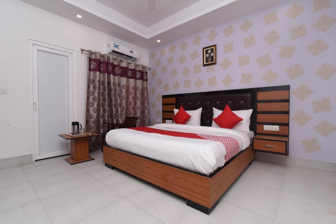 Capital O 13310 Noida Suites Eksteriør bilde