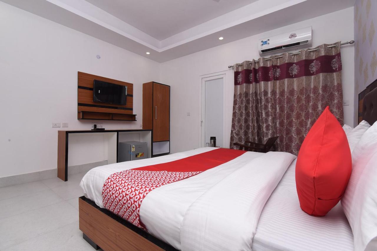Capital O 13310 Noida Suites Eksteriør bilde
