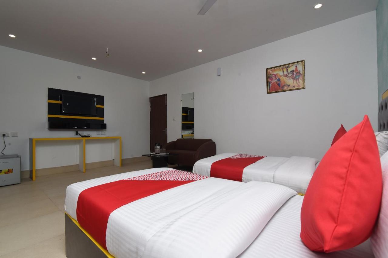 Capital O 13310 Noida Suites Eksteriør bilde