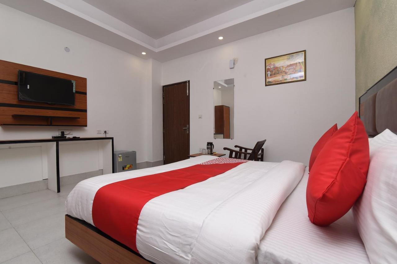 Capital O 13310 Noida Suites Eksteriør bilde