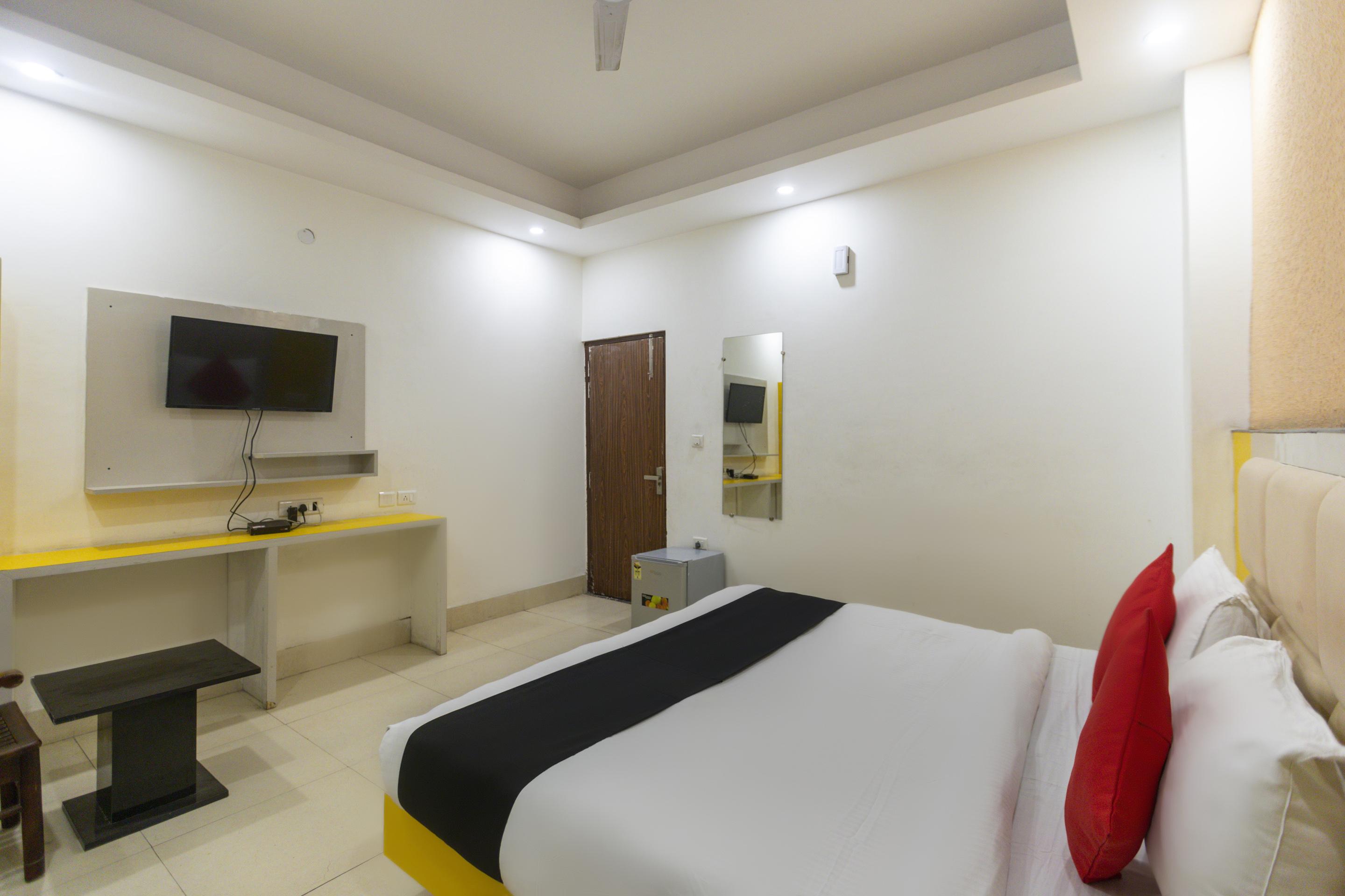 Capital O 13310 Noida Suites Eksteriør bilde