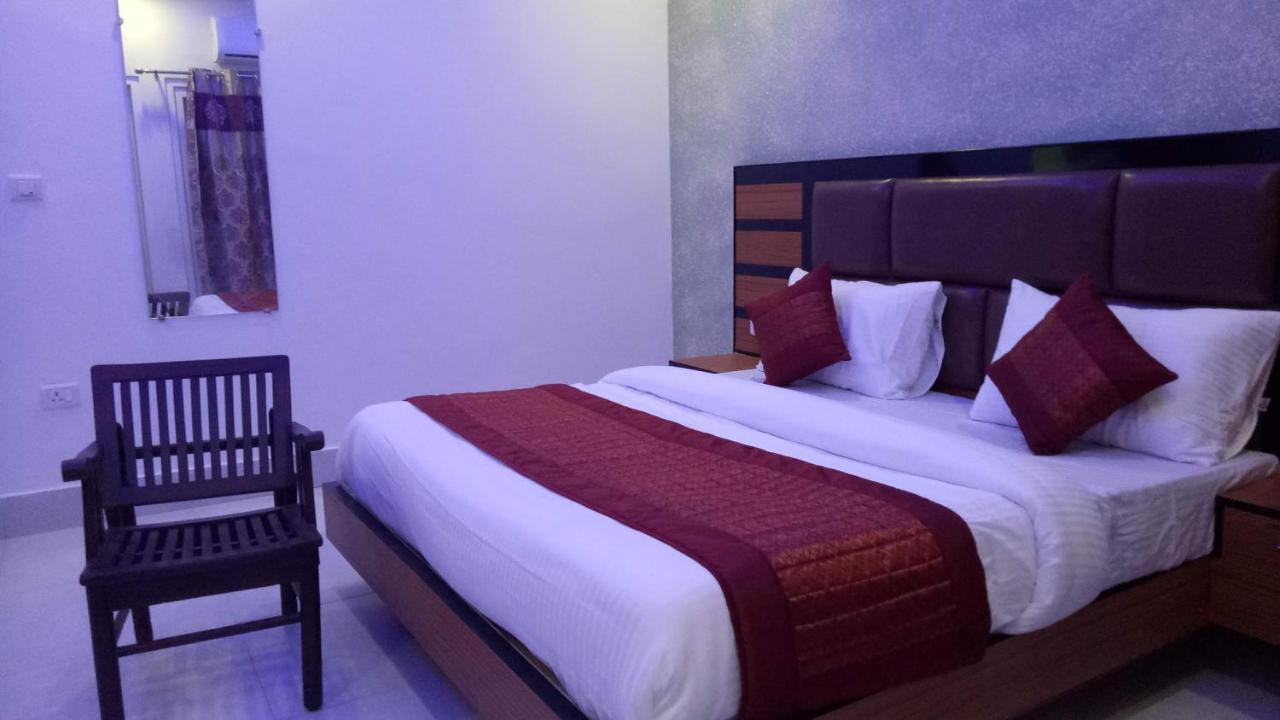 Capital O 13310 Noida Suites Eksteriør bilde