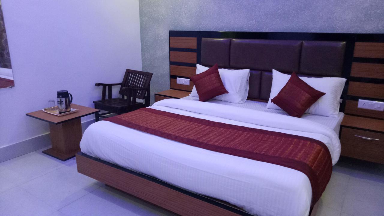 Capital O 13310 Noida Suites Eksteriør bilde