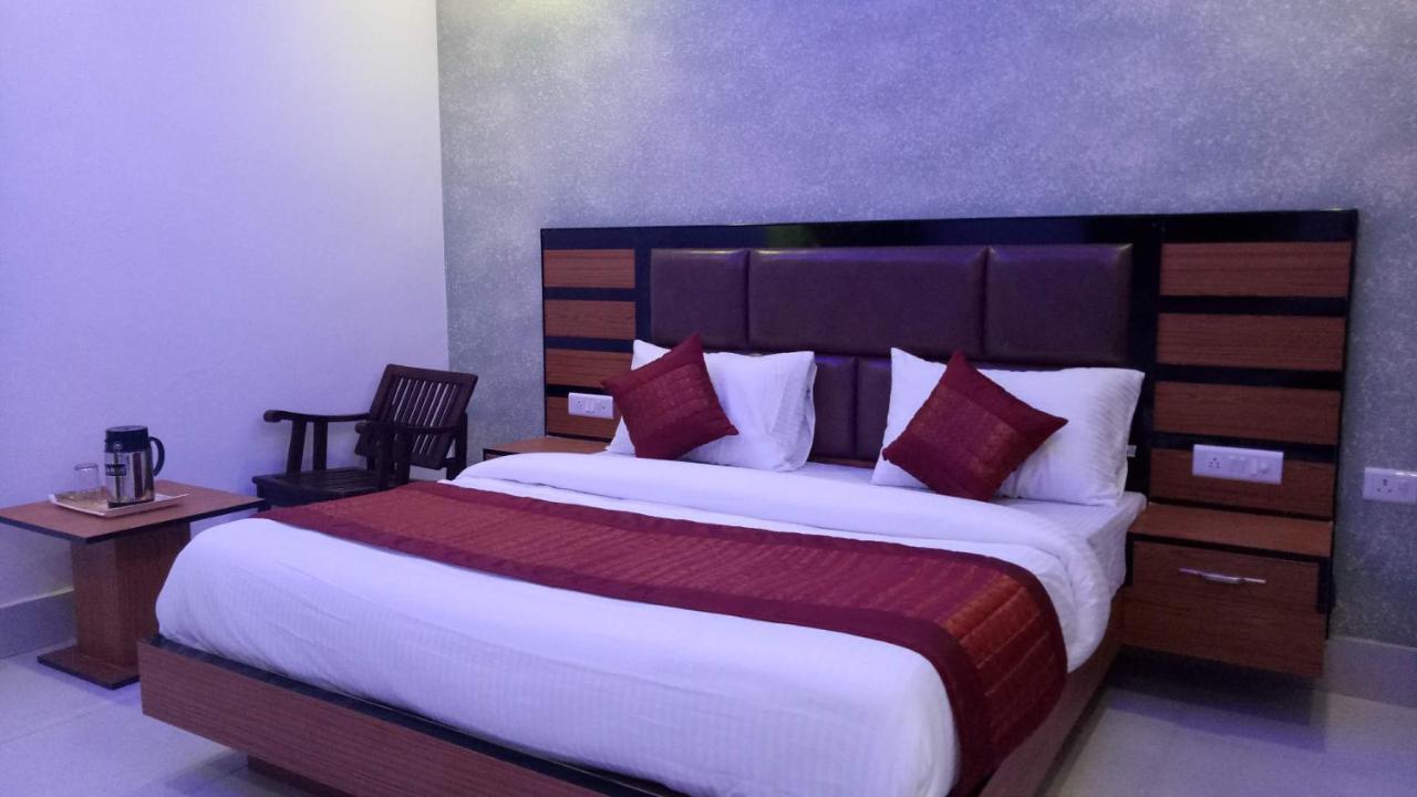 Capital O 13310 Noida Suites Eksteriør bilde