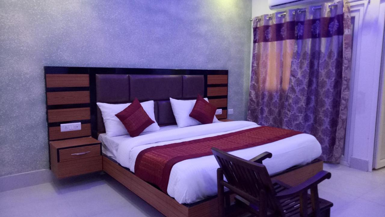 Capital O 13310 Noida Suites Eksteriør bilde