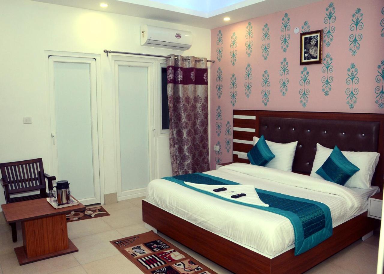 Capital O 13310 Noida Suites Eksteriør bilde